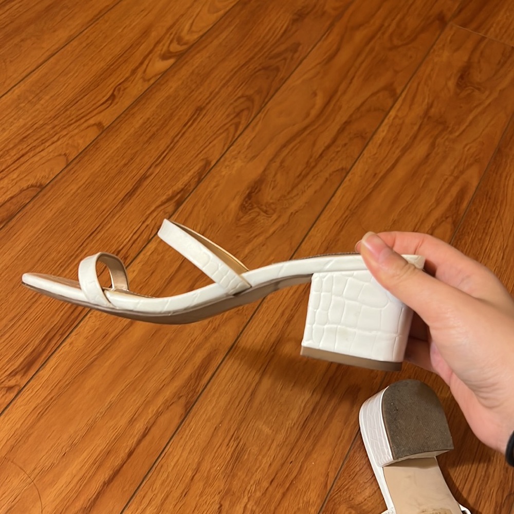 issy white steve madden